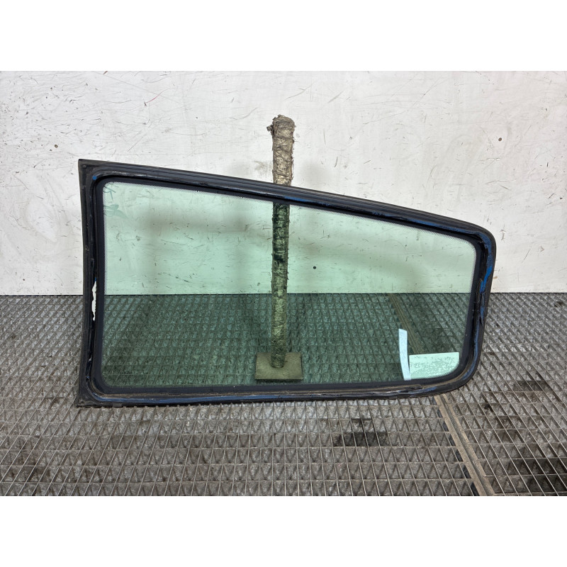 Custode arriere droit RENAULT CLIO 2 Photo n°2