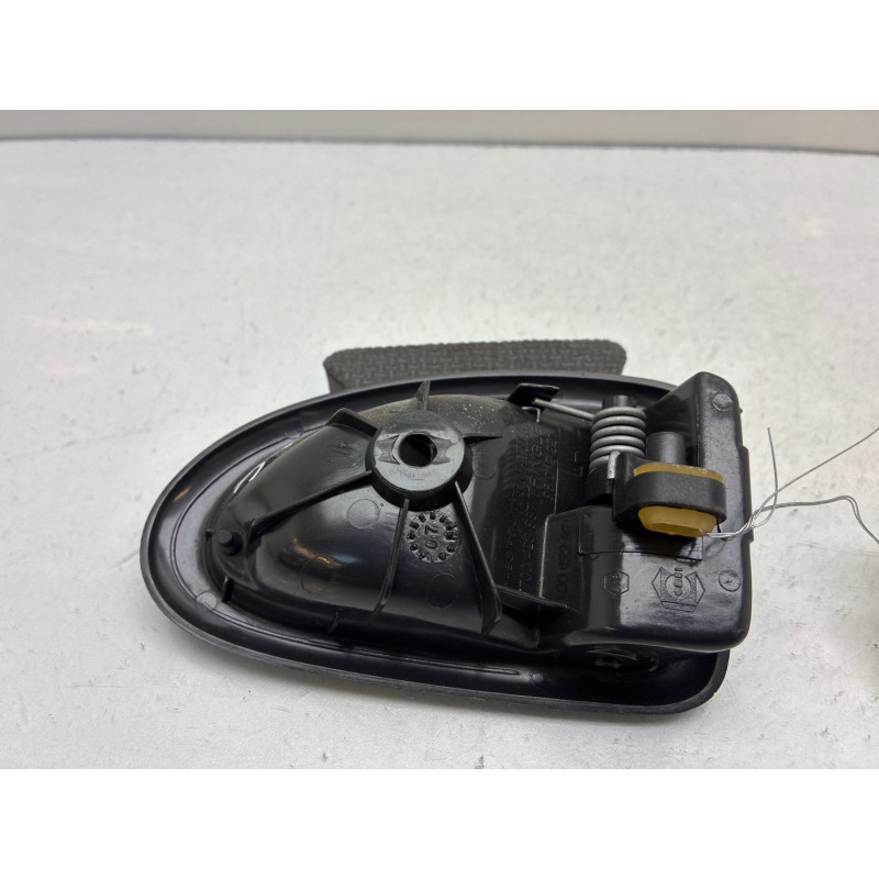 Poignee interieur arriere gauche RENAULT CLIO 2 CAMPUS Photo n°2
