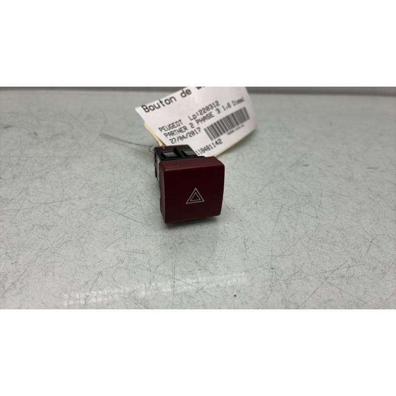 Bouton de warning PEUGEOT PARTNER 2 Photo n°1