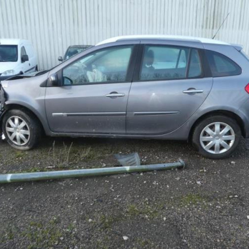Calculateur RENAULT CLIO 3 Photo n°7