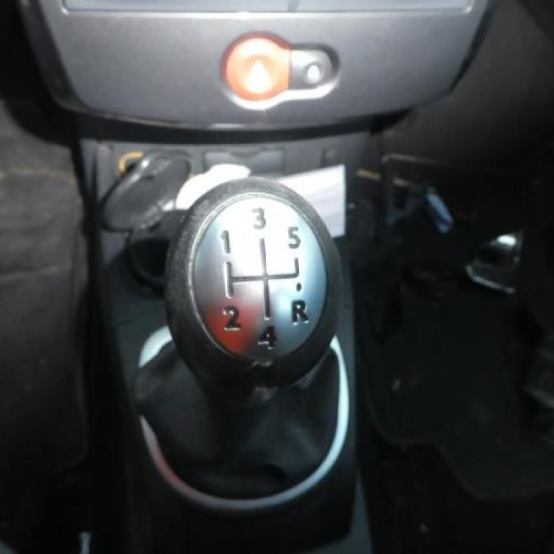 Calculateur RENAULT CLIO 3 Photo n°9
