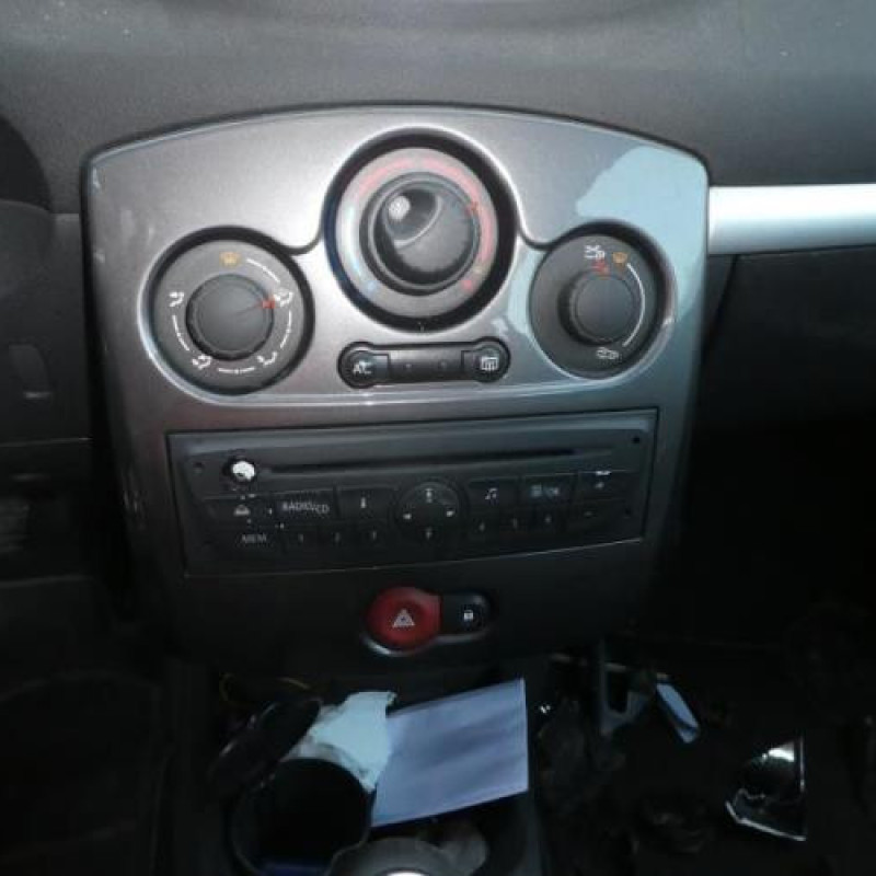 Calculateur RENAULT CLIO 3 Photo n°10