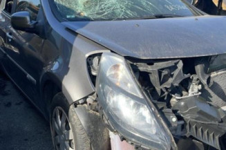 Calculateur moteur RENAULT CLIO 3