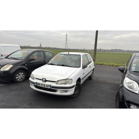 Optique avant principal gauche (feux)(phare) PEUGEOT 106 Photo n°1