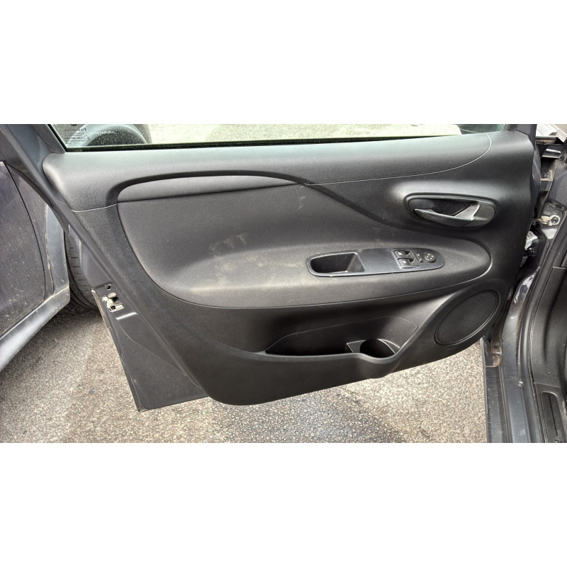 FIAT PUNTO 3 1.2i - 8V Photo n°9