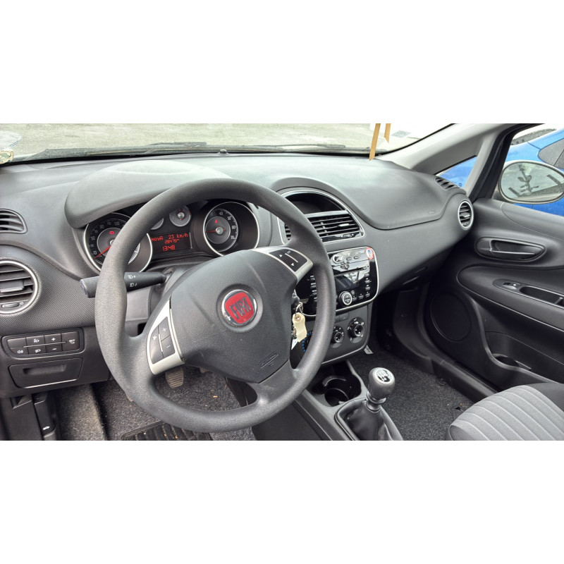 FIAT PUNTO 3 1.2i - 8V Photo n°14