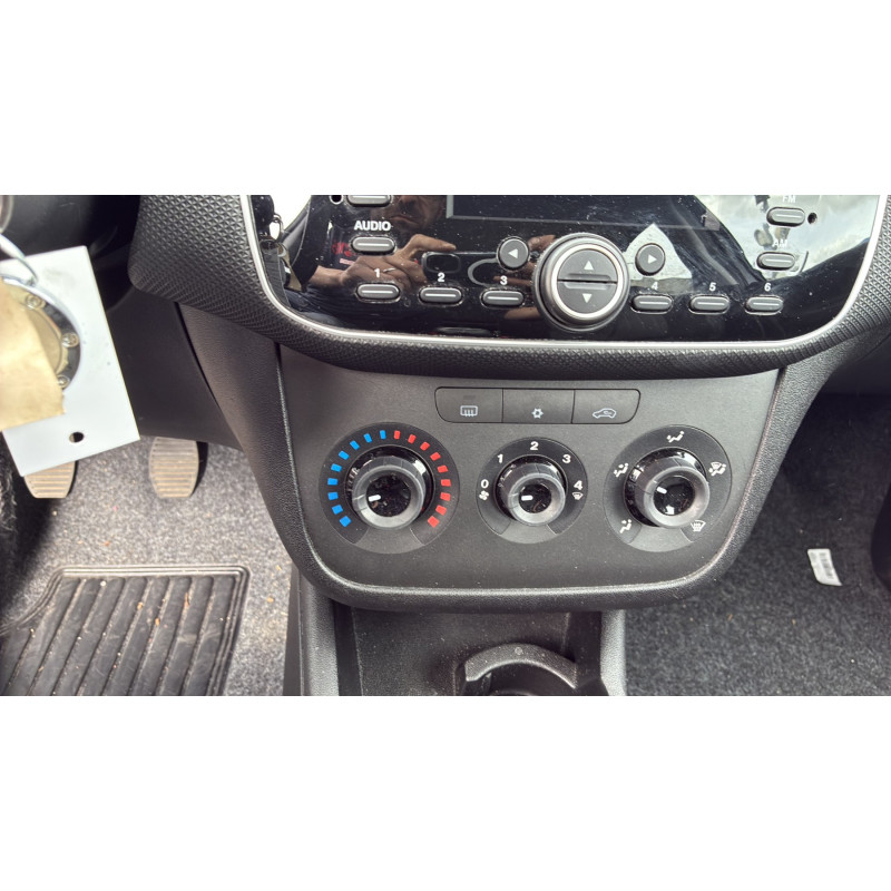 FIAT PUNTO 3 1.2i - 8V Photo n°17