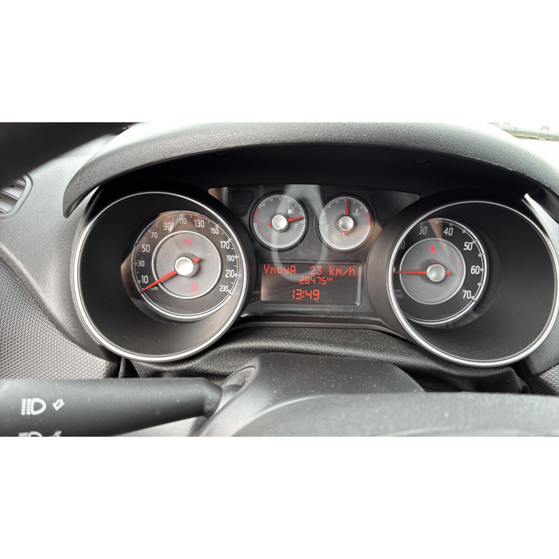 FIAT PUNTO 3 1.2i - 8V Photo n°19