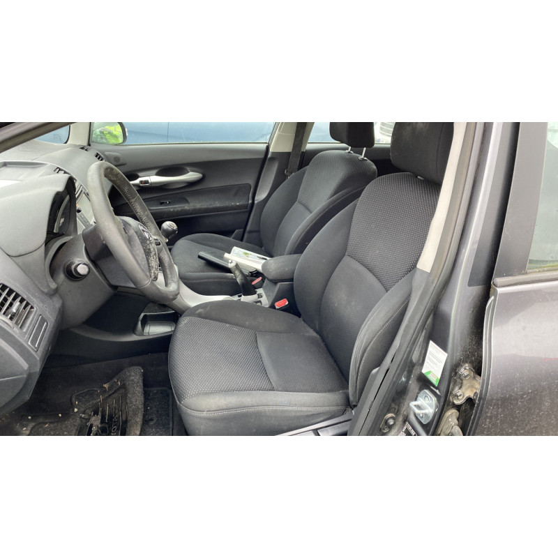 TOYOTA AURIS 1 PHASE 2 1.4 D4D - 8V TURBO Photo n°11
