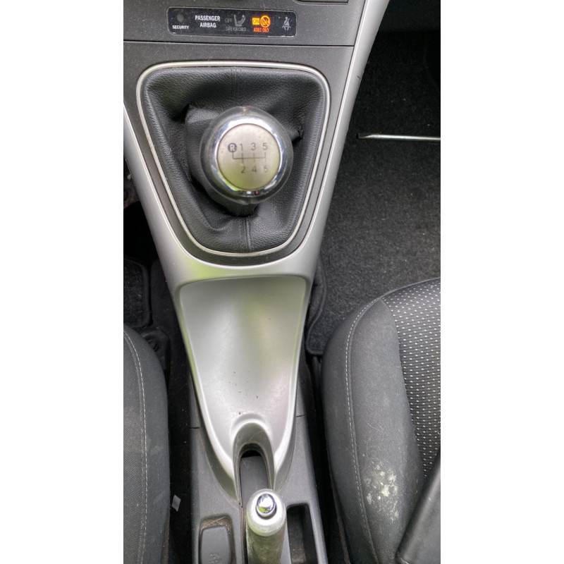 TOYOTA AURIS 1 PHASE 2 1.4 D4D - 8V TURBO Photo n°18
