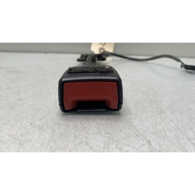 Attache ceinture avant droit AUDI A4 2 Photo n°3
