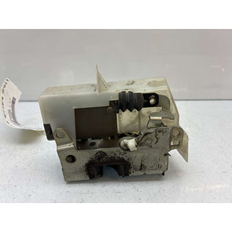 Serrure arriere droit RENAULT CLIO 2 CAMPUS Photo n°4