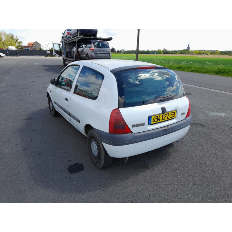 Capot RENAULT CLIO 2 Photo n°8