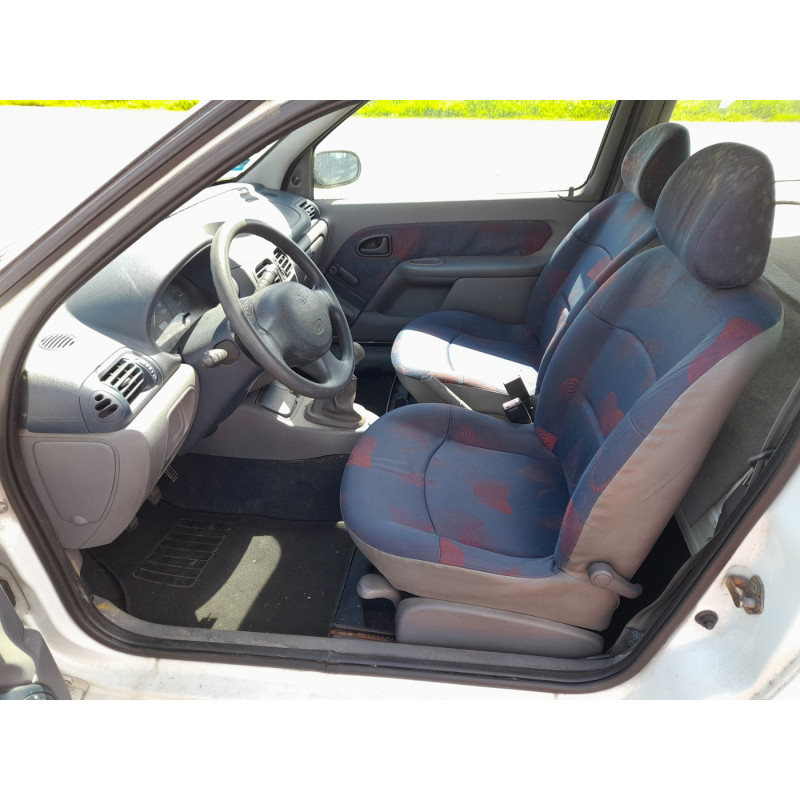 Capot RENAULT CLIO 2 Photo n°11