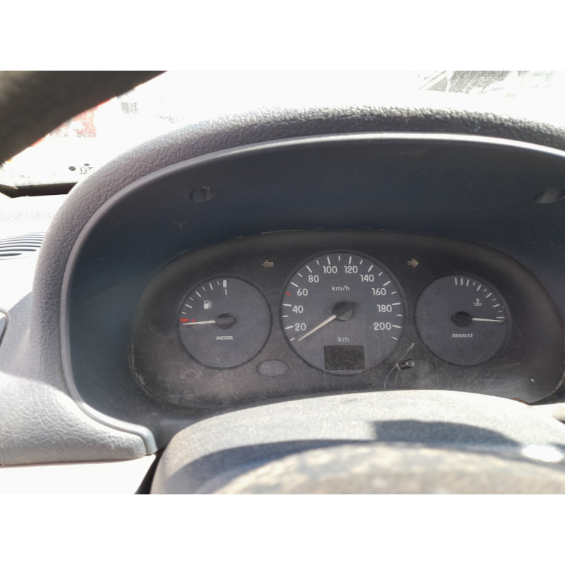 Capot RENAULT CLIO 2 Photo n°14