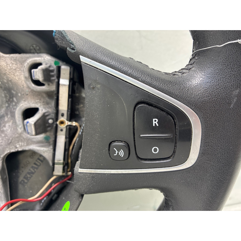 Volant RENAULT CLIO 4 Photo n°4