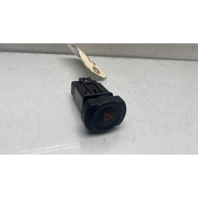Bouton de warning DACIA DUSTER 1 Photo n°1