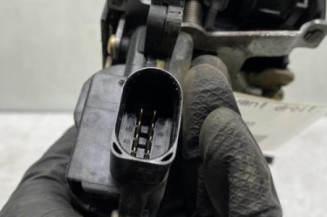 Serrure avant droit VOLKSWAGEN GOLF 4