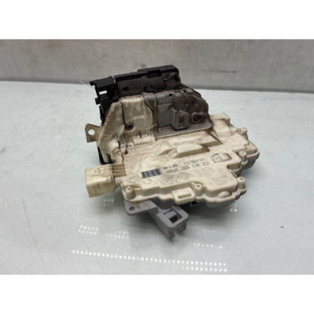 Serrure avant droit VOLKSWAGEN PASSAT 6 Photo n°1