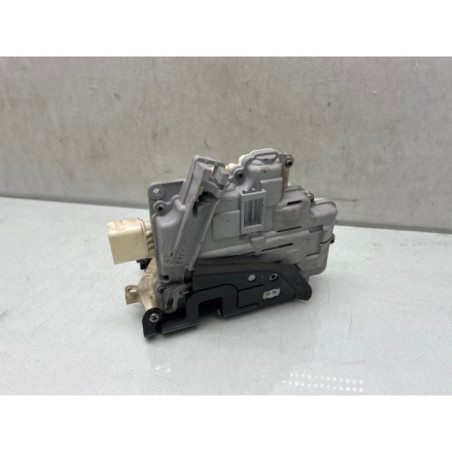 Serrure avant droit VOLKSWAGEN PASSAT 6