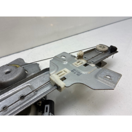 Leve vitre electrique avant droit DACIA DUSTER 1 Photo n°1