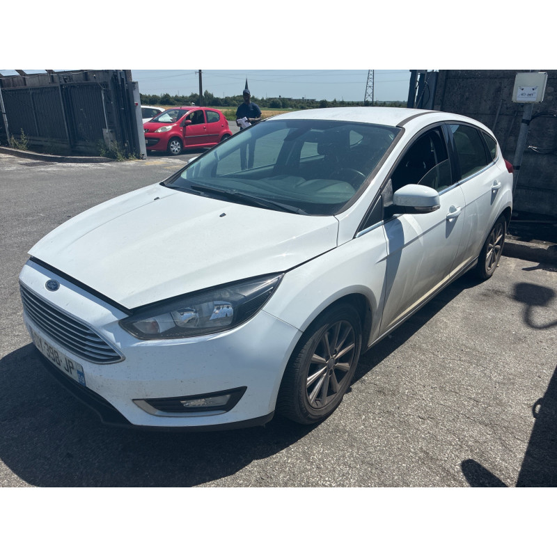 FORD FOCUS 3 PHASE 2 1.0i - 12V TURBO Photo n°8