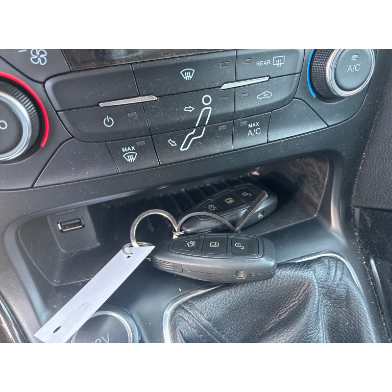 FORD FOCUS 3 PHASE 2 1.0i - 12V TURBO Photo n°11