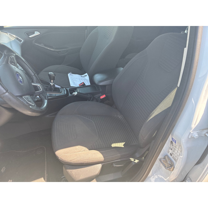 FORD FOCUS 3 PHASE 2 1.0i - 12V TURBO Photo n°12