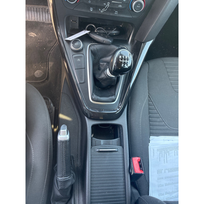 FORD FOCUS 3 PHASE 2 1.0i - 12V TURBO Photo n°16