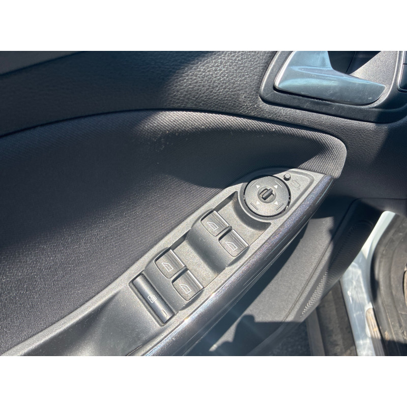 FORD FOCUS 3 PHASE 2 1.0i - 12V TURBO Photo n°17