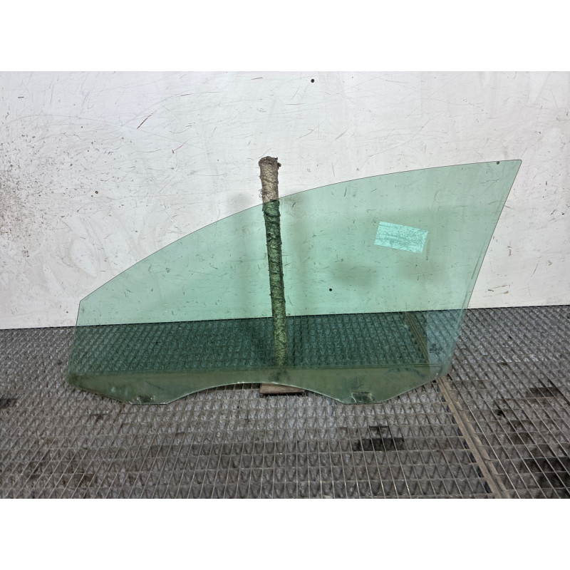 Vitre avant droit VOLKSWAGEN PASSAT 6 Photo n°1