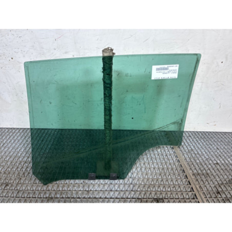 Vitre arriere droit RENAULT CLIO 4 Photo n°1
