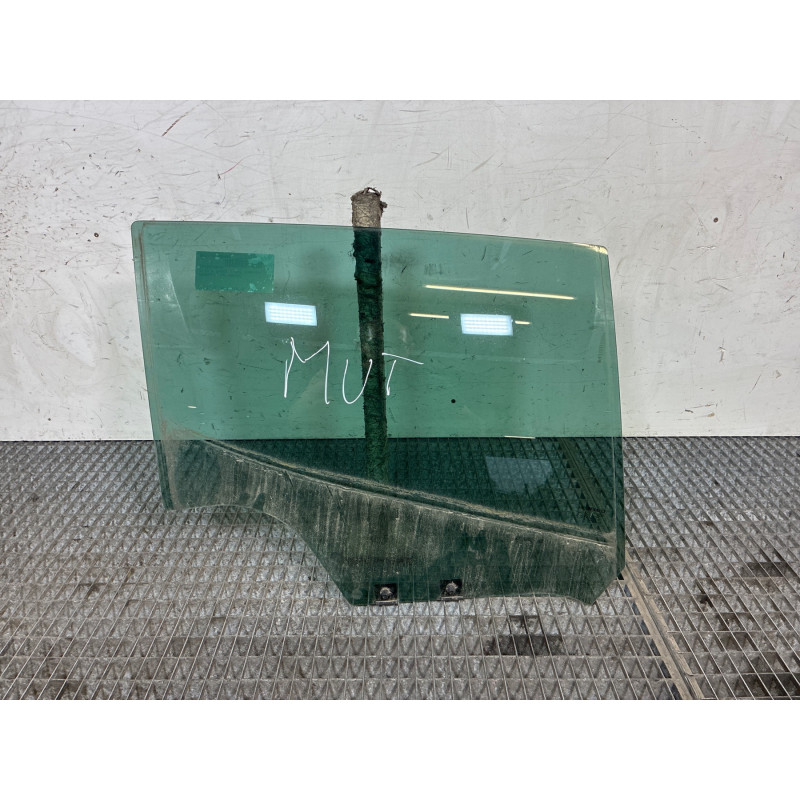 Vitre arriere droit RENAULT CLIO 4 Photo n°2