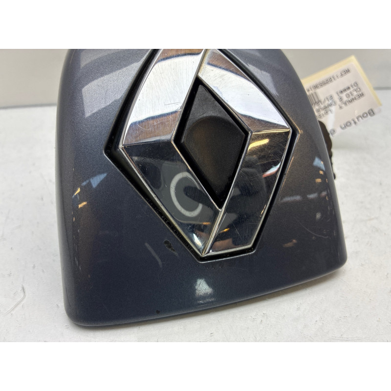Bouton de coffre RENAULT CLIO 2 CAMPUS Photo n°3