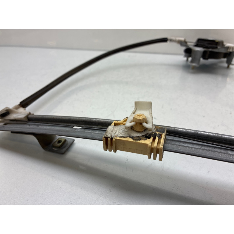 Leve vitre electrique avant gauche RENAULT CLIO 2 Photo n°8