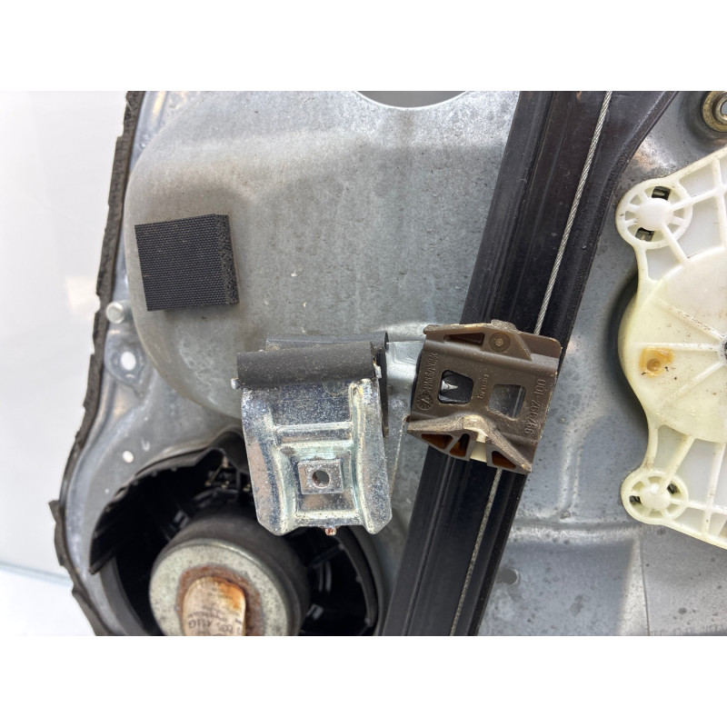 Leve vitre electrique avant gauche VOLKSWAGEN GOLF 4 Photo n°4