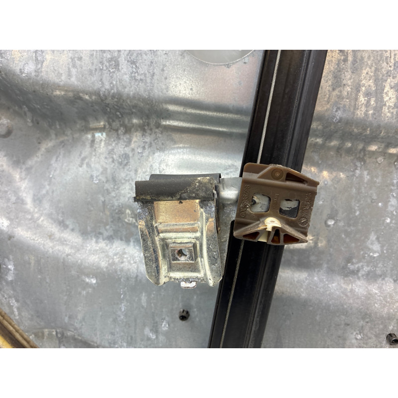 Leve vitre electrique avant gauche VOLKSWAGEN GOLF 4 Photo n°6
