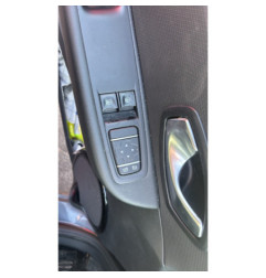 Custode arriere droit RENAULT CLIO 4