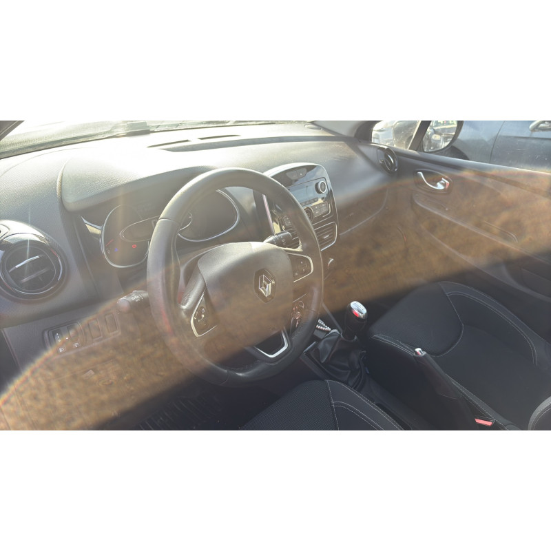 Custode arriere droit RENAULT CLIO 4 Photo n°20