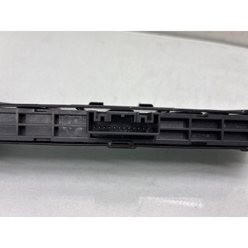 Bouton de warning VOLKSWAGEN PASSAT 7 Photo n°2