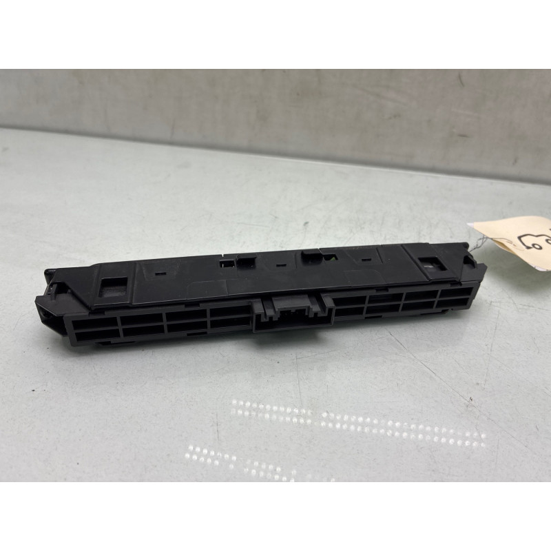 Bouton de warning VOLKSWAGEN PASSAT 7 Photo n°3
