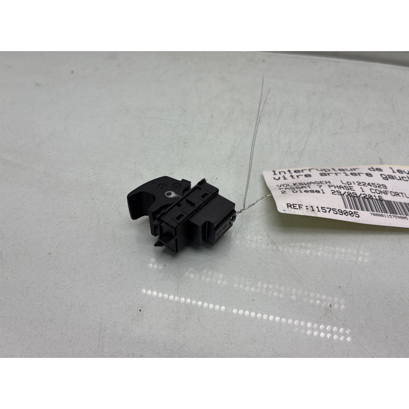 Interrupteur de leve vitre arriere gauche VOLKSWAGEN PASSAT 7 Photo n°4