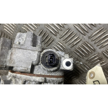 Compresseur clim TOYOTA AVENSIS 2