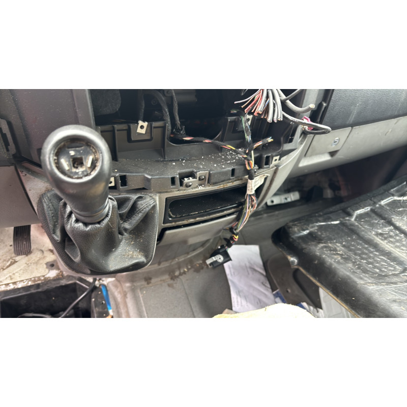 Poignee porte avant gauche MERCEDES SPRINTER 2 Photo n°17