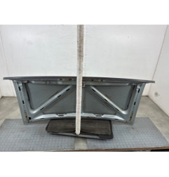 Malle/Hayon arriere MERCEDES 200 W123