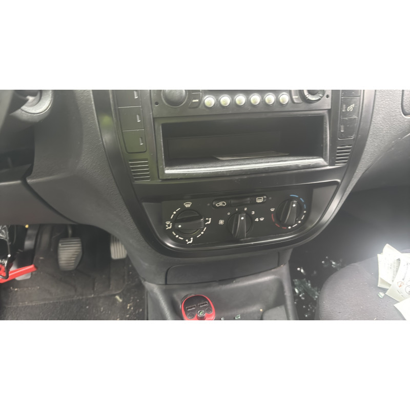 Malle/Hayon arriere CITROEN C2 Photo n°18