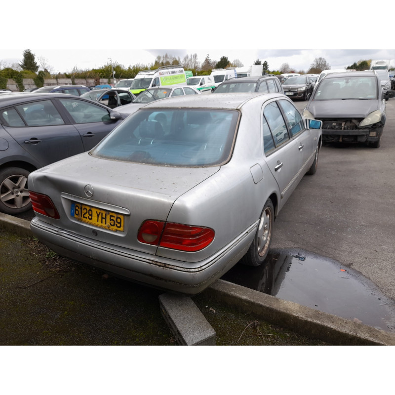 Retroviseur droit MERCEDES CLASSE E 210 Photo n°8