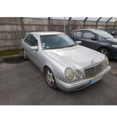 Retroviseur droit MERCEDES CLASSE E 210