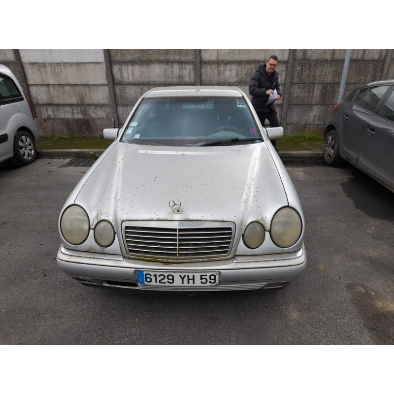 Retroviseur droit MERCEDES CLASSE E 210 Photo n°11
