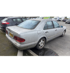 Retroviseur droit MERCEDES CLASSE E 210